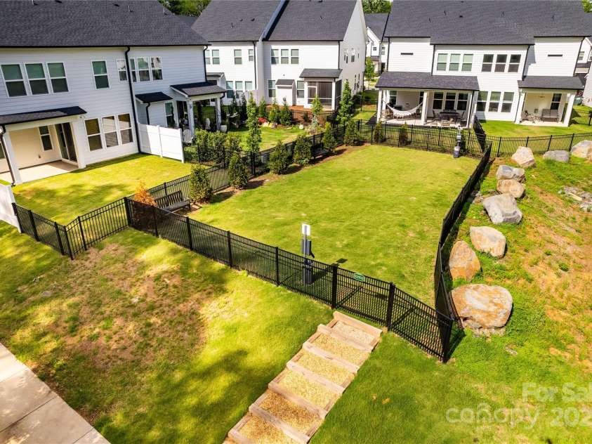 4005 Easton Ridge Lane, Charlotte, NC 28226.  MLS# CAR4260194, YatesRealty ID 24359. Emery Dog park