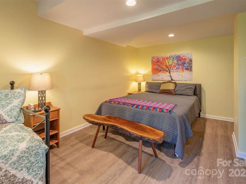 34 Vandalia Avenue, Asheville, NC 28806.  MLS# CAR4276401, YatesRealty ID 2436. Lower Level Apartment