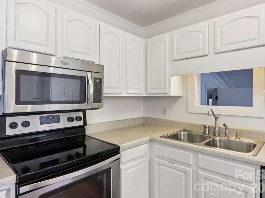 591 Blue Ridge Road, Black Mountain, NC 28711.  MLS# CAR4320573, YatesRealty ID 2436. 