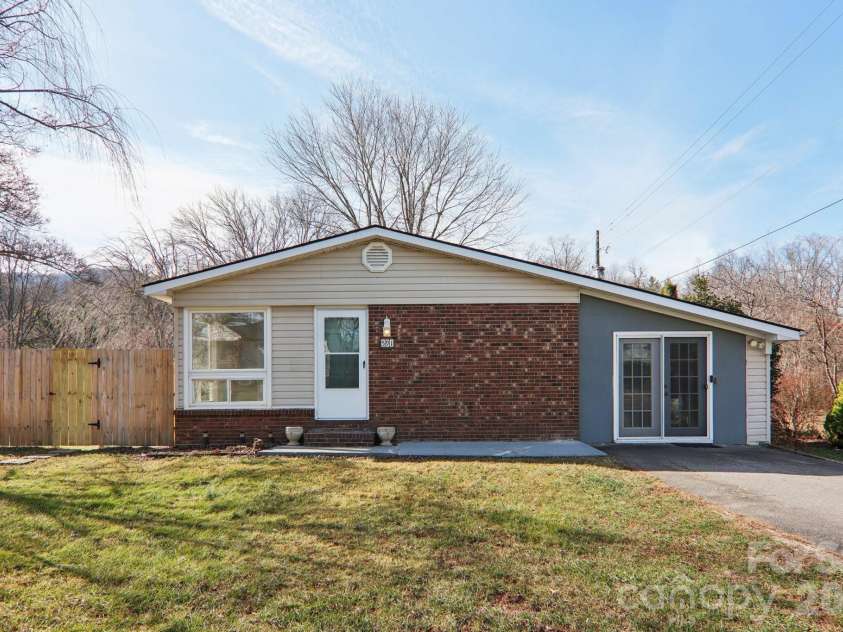 591 Blue Ridge Road, Black Mountain, NC 28711.  MLS# CAR4320573, YatesRealty ID 2436. Desirable Black Mountain Location