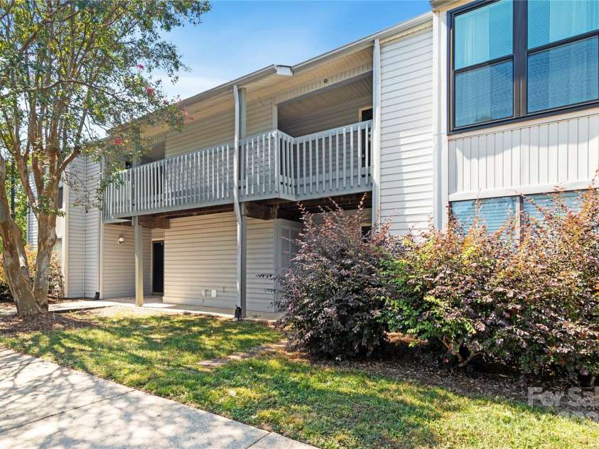 11123 Harrowfield Road, Charlotte, NC 28226.  MLS# CAR4307722, YatesRealty ID 24360. 