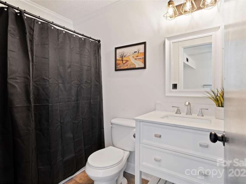 11123 Harrowfield Road, Charlotte, NC 28226.  MLS# CAR4307722, YatesRealty ID 24360. 