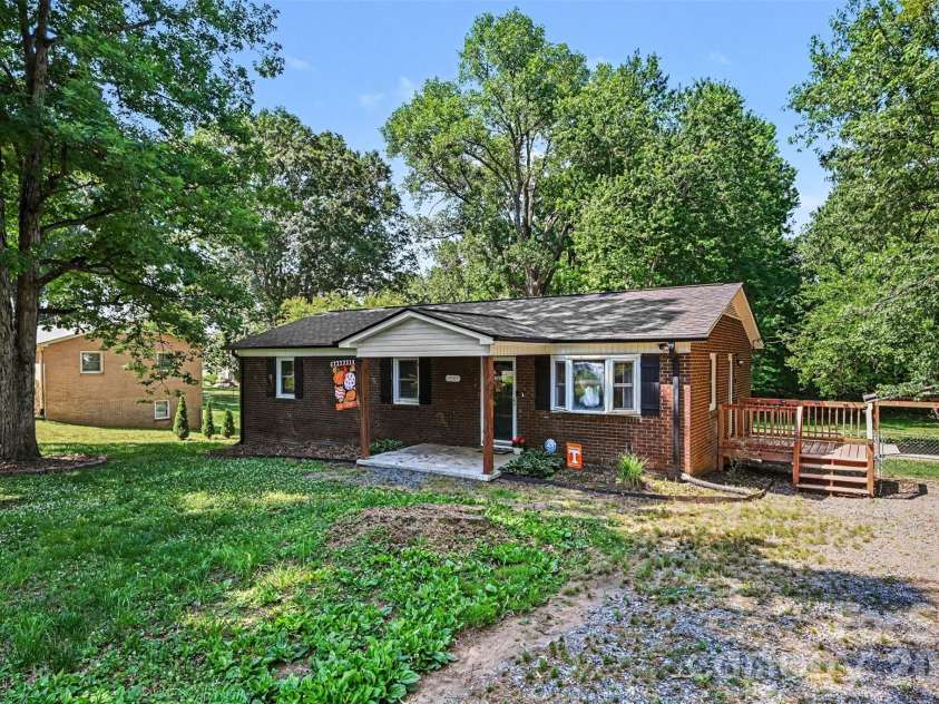 1577 Timberlake Drive, Shelby, NC 28150.  MLS# CAR4385151, YatesRealty ID 24360. 