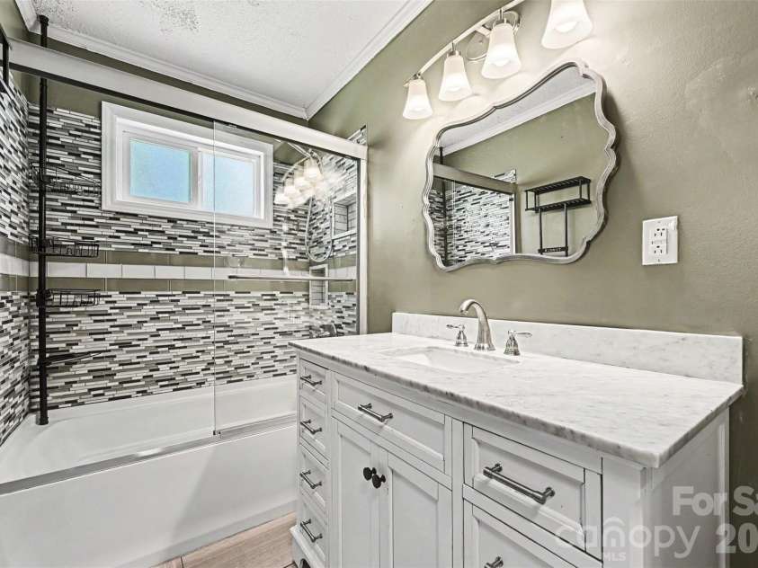 1577 Timberlake Drive, Shelby, NC 28150.  MLS# CAR4385151, YatesRealty ID 24360. 