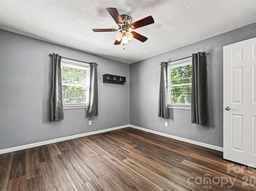 1577 Timberlake Drive, Shelby, NC 28150.  MLS# CAR4385151, YatesRealty ID 24360. 