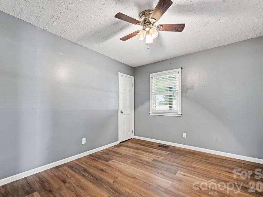1577 Timberlake Drive, Shelby, NC 28150.  MLS# CAR4385151, YatesRealty ID 24360. 