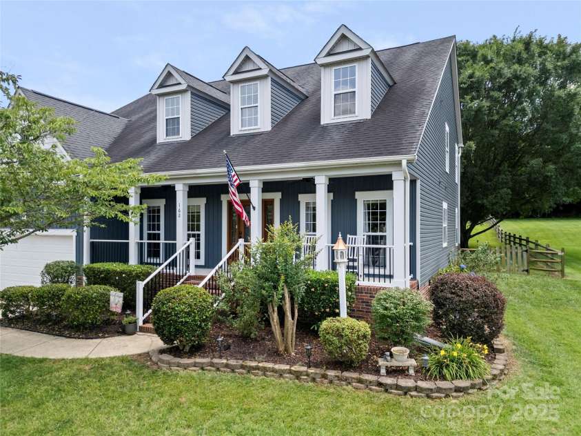 162 Castles Gate Drive, Mooresville, NC 28117.  MLS# CAR4269620, YatesRealty ID 24361. 