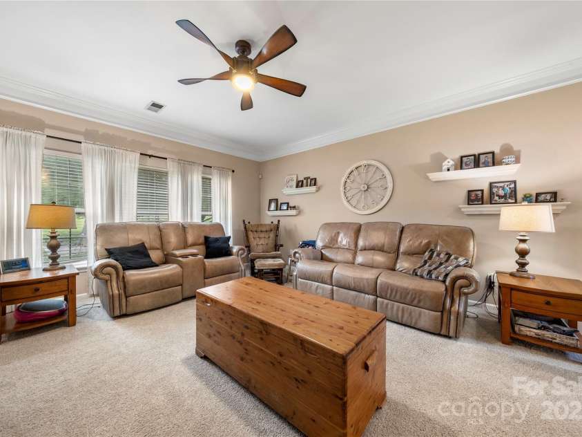 162 Castles Gate Drive, Mooresville, NC 28117.  MLS# CAR4269620, YatesRealty ID 24361. 