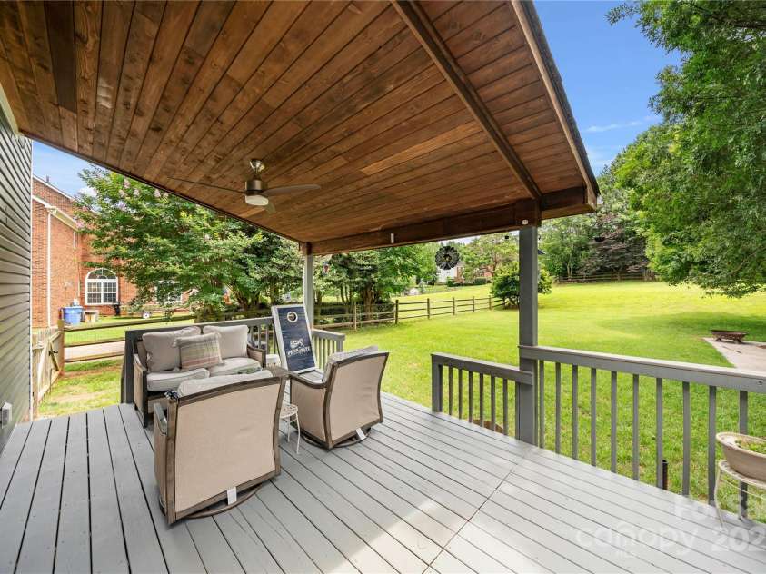 162 Castles Gate Drive, Mooresville, NC 28117.  MLS# CAR4269620, YatesRealty ID 24361. 