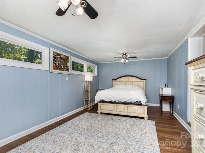 304 Colonial Drive, Salisbury, NC 28144.  MLS# CAR4275040, YatesRealty ID 24362. 