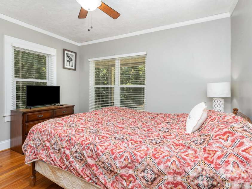 304 Colonial Drive, Salisbury, NC 28144.  MLS# CAR4275040, YatesRealty ID 24362. 