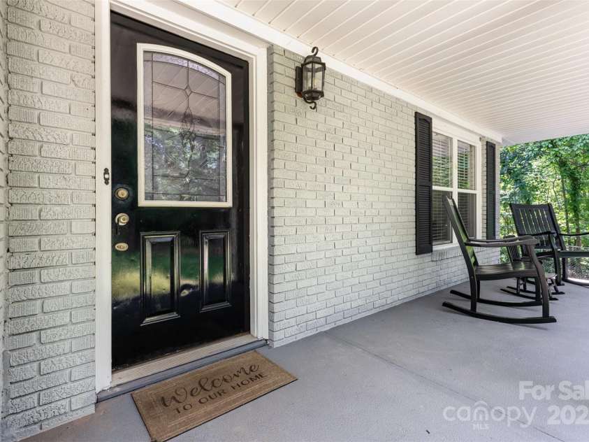 304 Colonial Drive, Salisbury, NC 28144.  MLS# CAR4275040, YatesRealty ID 24362. 