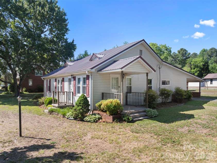 3425 Long Ferry Road, Salisbury, NC 28146.  MLS# CAR4385113, YatesRealty ID 24362. 