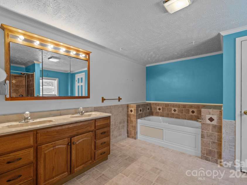 7011 Providence Road, Waxhaw, NC 28173.  MLS# CAR4271791, YatesRealty ID 24363. 