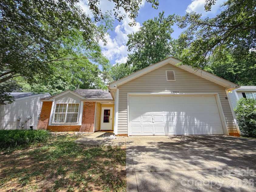 2227 Mancke Drive, Rock Hill, SC 29732.  MLS# CAR4385062, YatesRealty ID 24364. 