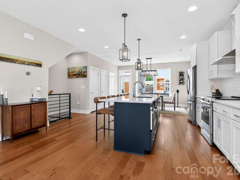 2024 Bryant Park Drive, Charlotte, NC 28208.  MLS# CAR4385120, YatesRealty ID 24365. 