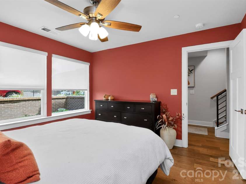 2024 Bryant Park Drive, Charlotte, NC 28208.  MLS# CAR4385120, YatesRealty ID 24365. 