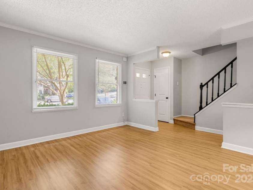 8266 Knights Bridge Road, Charlotte, NC 28210.  MLS# CAR4273701, YatesRealty ID 24365. 
