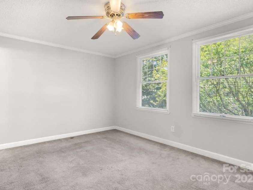 8266 Knights Bridge Road, Charlotte, NC 28210.  MLS# CAR4273701, YatesRealty ID 24365. 