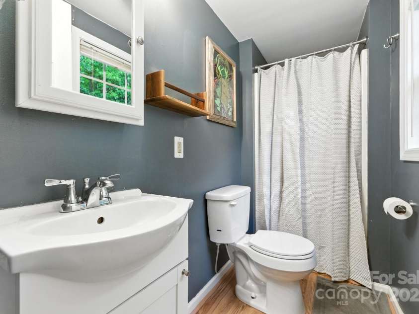 147 Mink Farm Road, Leicester, NC 28748.  MLS# CAR4276189, YatesRealty ID 24366. Primary Bath Includes Walk-In Shower