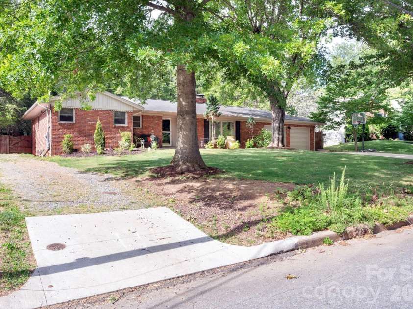 25 Bevlyn Drive, Asheville, NC 28803.  MLS# CAR4383136, YatesRealty ID 24366. Second permitted driveway with potential access to back yard for future projects