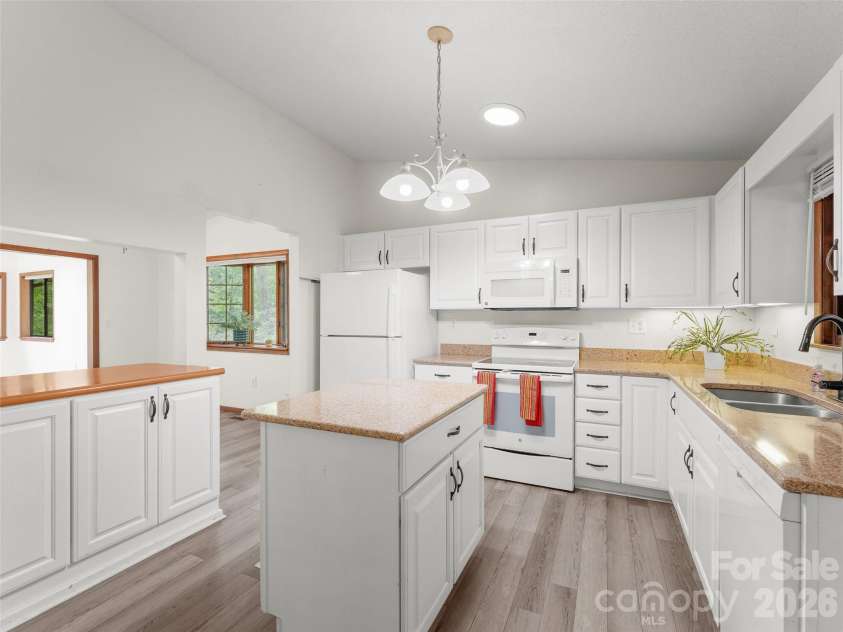 32 Honeysuckle Ridge Road, Pisgah Forest, NC 28768.  MLS# CAR4383495, YatesRealty ID 24367. 