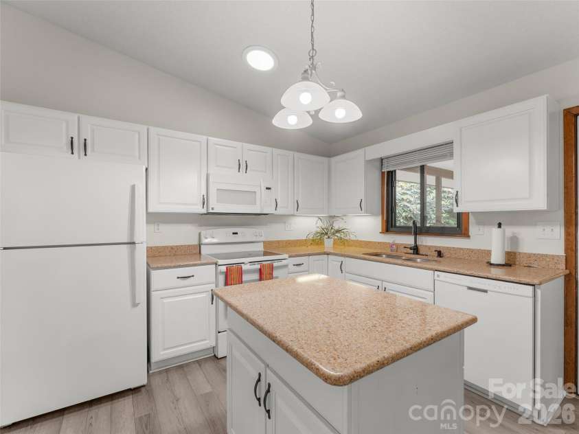 32 Honeysuckle Ridge Road, Pisgah Forest, NC 28768.  MLS# CAR4383495, YatesRealty ID 24367. 