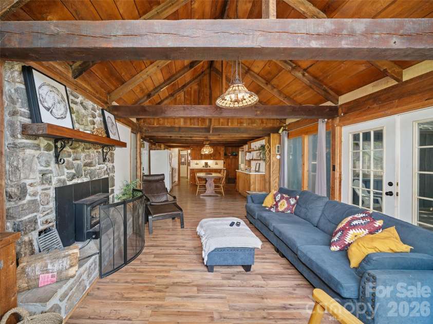 137 Mountain Farm Road, Burnsville, NC 28714.  MLS# CAR4384288, YatesRealty ID 24369. 