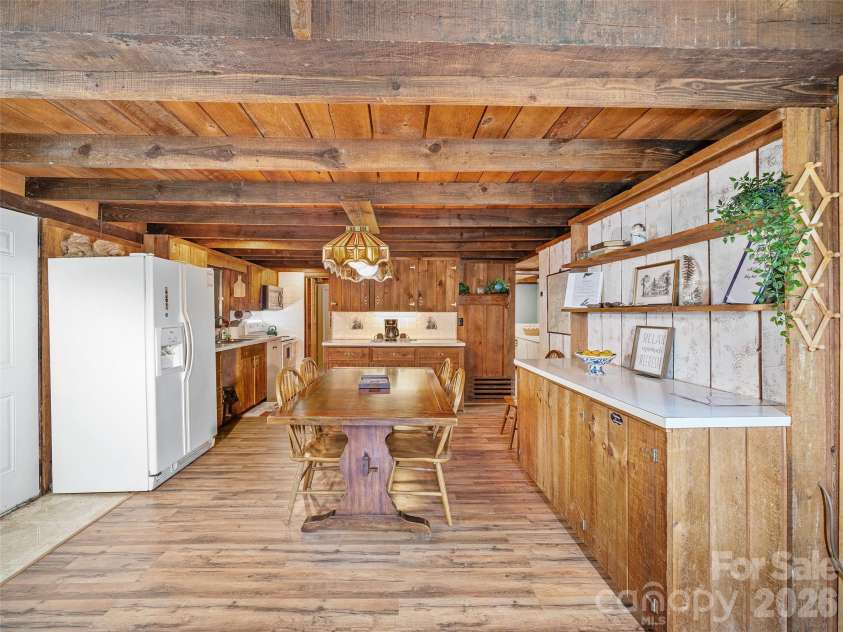 137 Mountain Farm Road, Burnsville, NC 28714.  MLS# CAR4384288, YatesRealty ID 24369. 