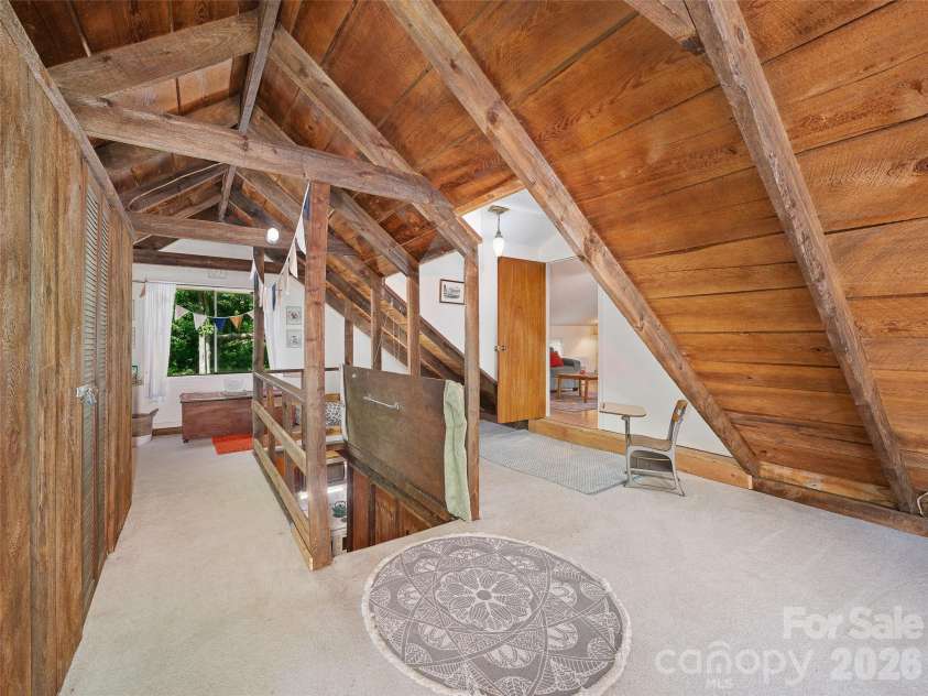 137 Mountain Farm Road, Burnsville, NC 28714.  MLS# CAR4384288, YatesRealty ID 24369. 
