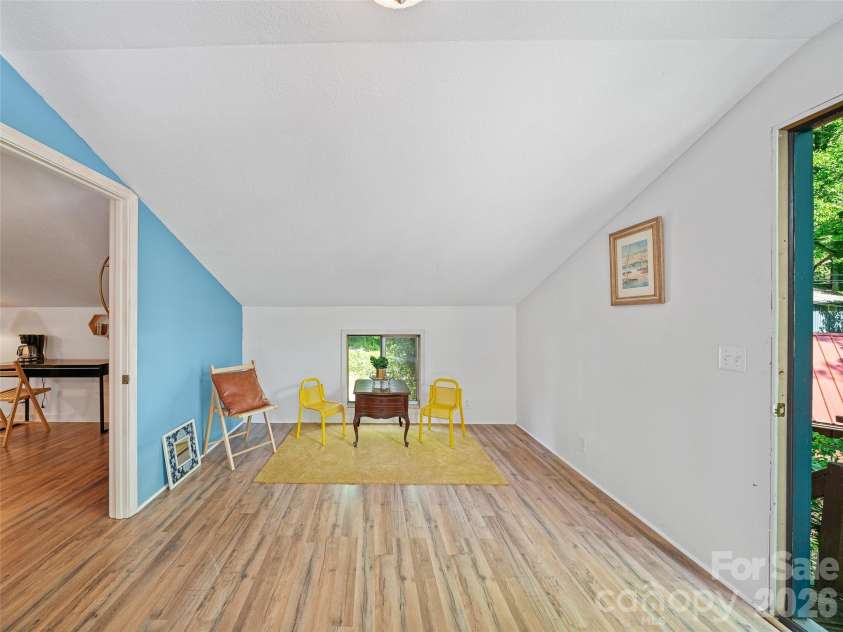 137 Mountain Farm Road, Burnsville, NC 28714.  MLS# CAR4384288, YatesRealty ID 24369. 