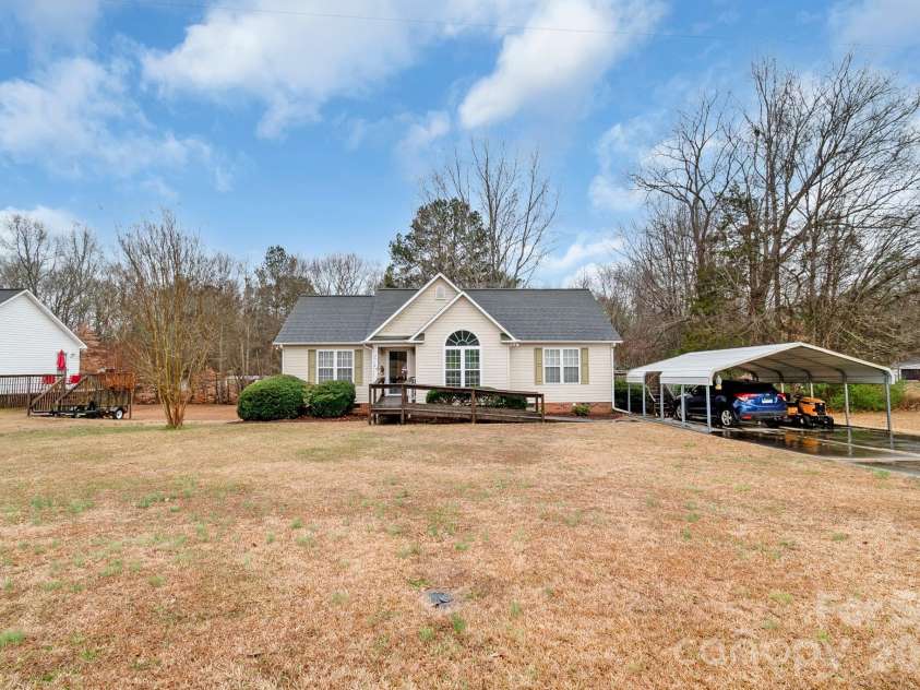 2514 Oxford Circle, Lancaster, SC 29720.  MLS# CAR4316803, YatesRealty ID 2437. 