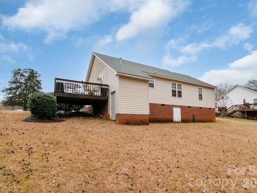 2514 Oxford Circle, Lancaster, SC 29720.  MLS# CAR4316803, YatesRealty ID 2437. 