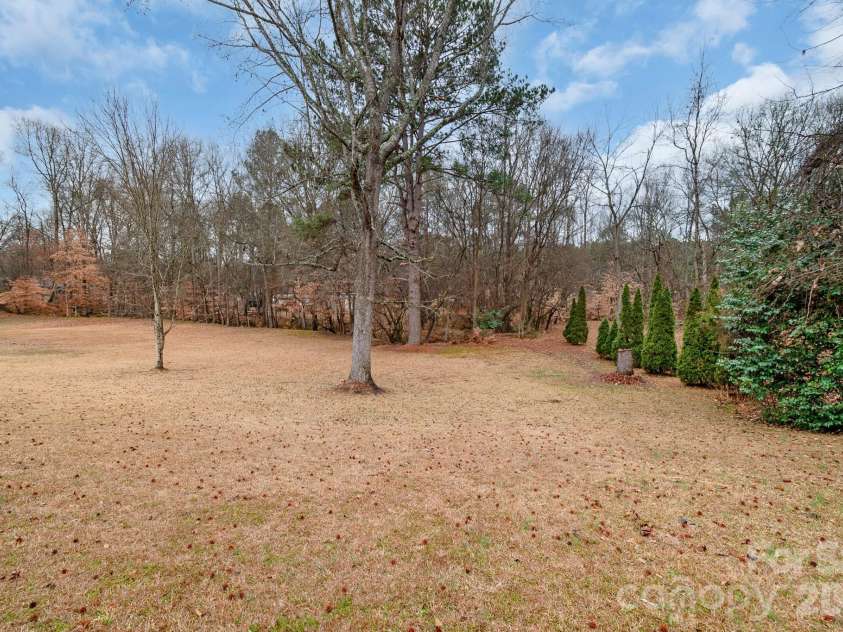 2514 Oxford Circle, Lancaster, SC 29720.  MLS# CAR4316803, YatesRealty ID 2437. 