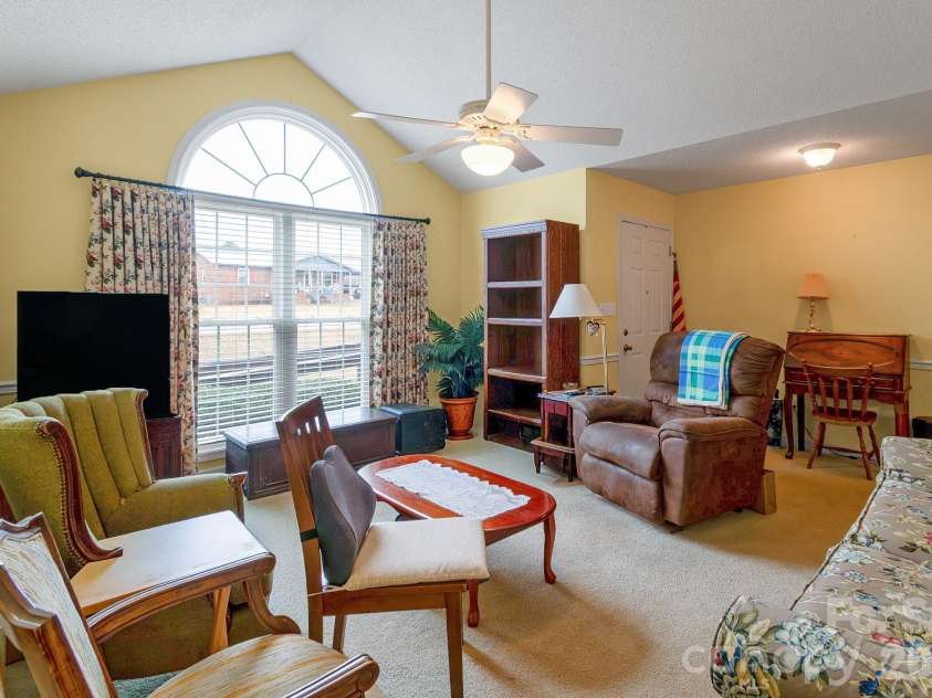 2514 Oxford Circle, Lancaster, SC 29720.  MLS# CAR4316803, YatesRealty ID 2437. 