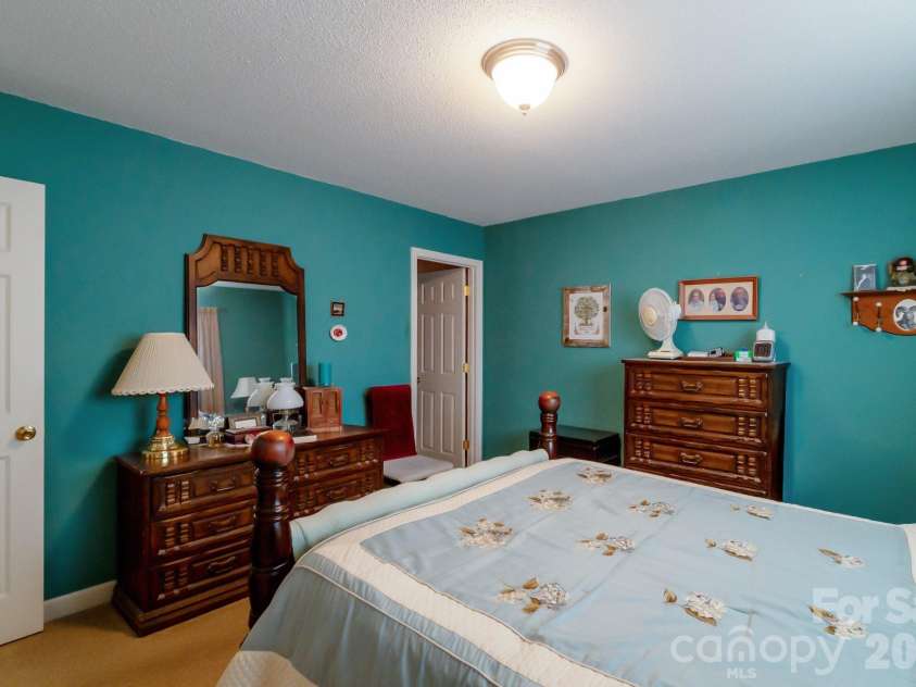 2514 Oxford Circle, Lancaster, SC 29720.  MLS# CAR4316803, YatesRealty ID 2437. 