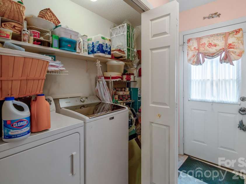 2514 Oxford Circle, Lancaster, SC 29720.  MLS# CAR4316803, YatesRealty ID 2437. 
