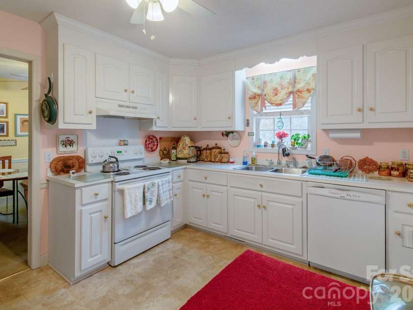 2514 Oxford Circle, Lancaster, SC 29720.  MLS# CAR4316803, YatesRealty ID 2437. 