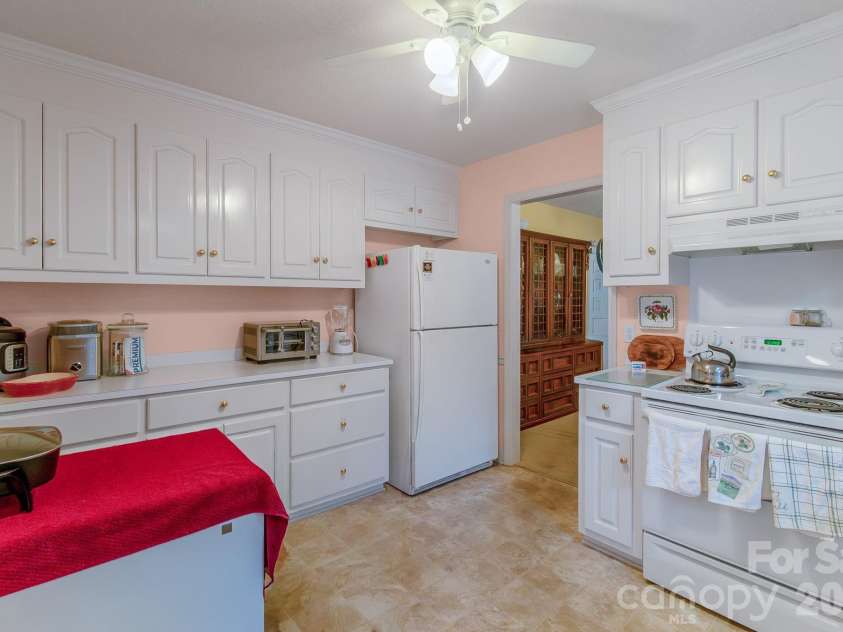 2514 Oxford Circle, Lancaster, SC 29720.  MLS# CAR4316803, YatesRealty ID 2437. 