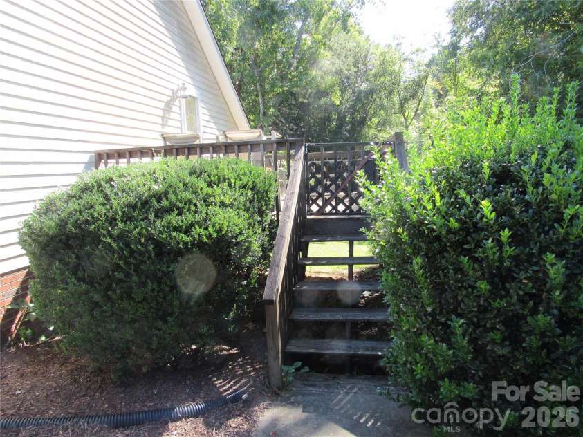 2514 Oxford Circle, Lancaster, SC 29720.  MLS# CAR4425299, YatesRealty ID 2437. 