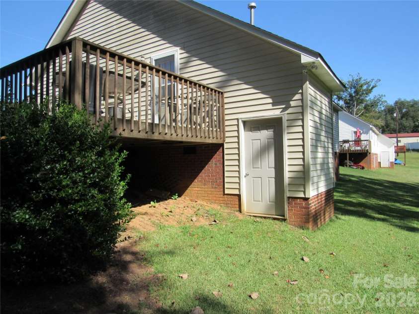 2514 Oxford Circle, Lancaster, SC 29720.  MLS# CAR4425299, YatesRealty ID 2437. 