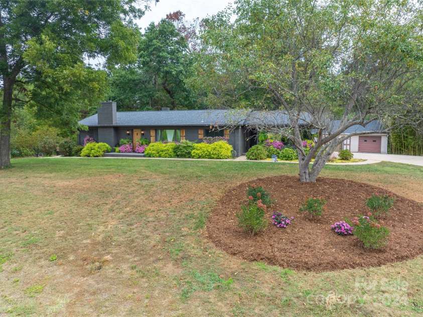 492 Bravard Street, Valdese, NC 28690.  MLS# CAR4183549, YatesRealty ID 2437. 