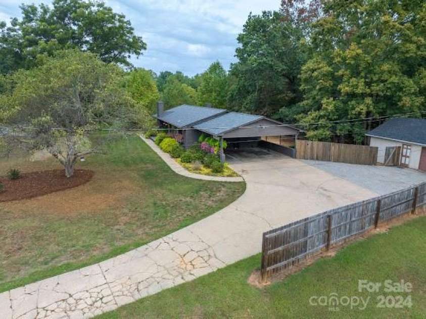 492 Bravard Street, Valdese, NC 28690.  MLS# CAR4183549, YatesRealty ID 2437. 