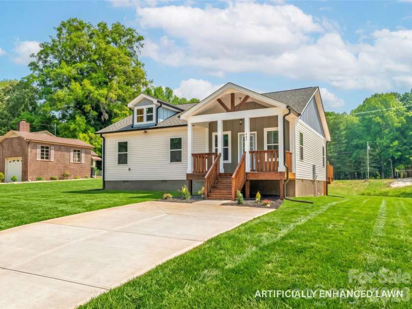 402 Pine Grove Avenue, Cherryville, NC 28021.  MLS# CAR4383733, YatesRealty ID 24370. 
