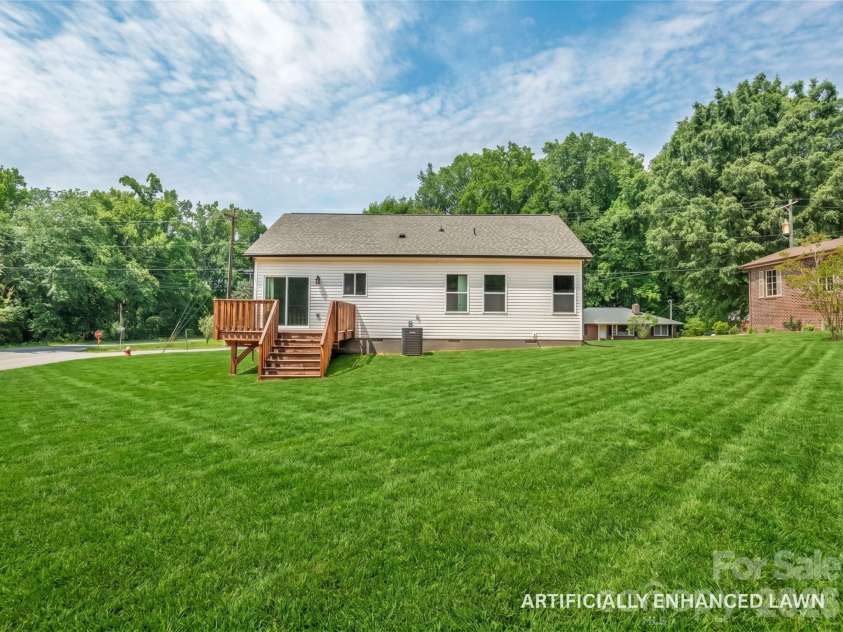 402 Pine Grove Avenue, Cherryville, NC 28021.  MLS# CAR4383733, YatesRealty ID 24370. 