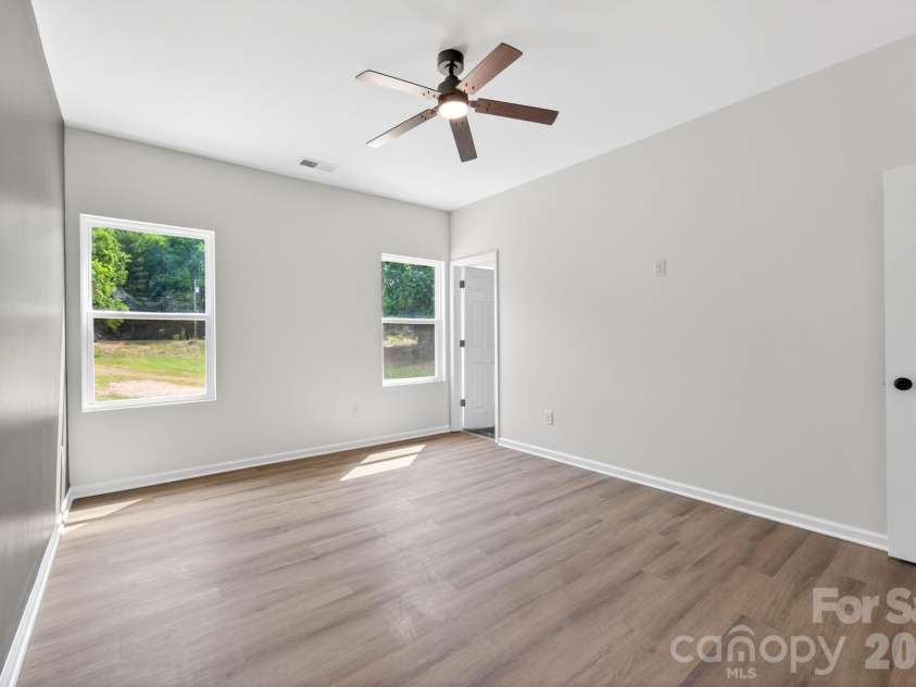 402 Pine Grove Avenue, Cherryville, NC 28021.  MLS# CAR4383733, YatesRealty ID 24370. 