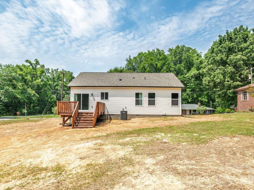 402 Pine Grove Avenue, Cherryville, NC 28021.  MLS# CAR4383733, YatesRealty ID 24370. 