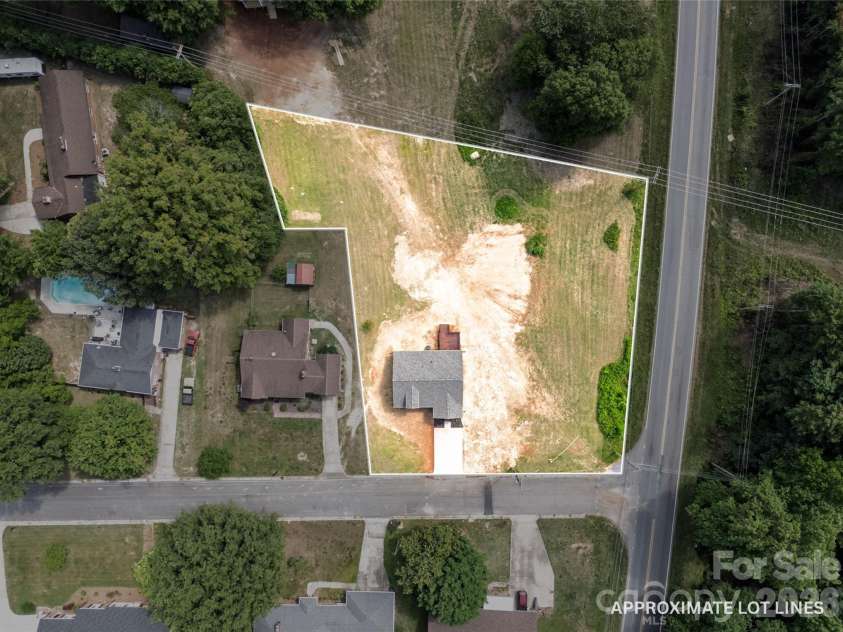 402 Pine Grove Avenue, Cherryville, NC 28021.  MLS# CAR4383733, YatesRealty ID 24370. 
