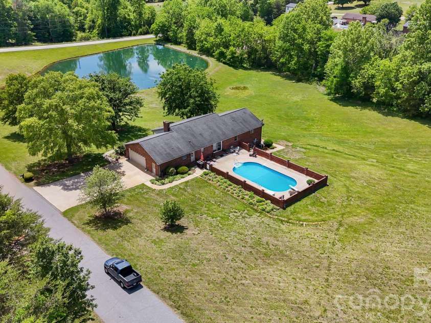 3381 Elaine Avenue, Lincolnton, NC 28092.  MLS# CAR4380939, YatesRealty ID 24372. 