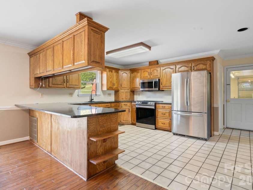 3381 Elaine Avenue, Lincolnton, NC 28092.  MLS# CAR4380939, YatesRealty ID 24372. 